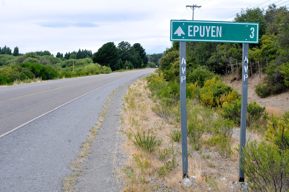 PHOTO: The road that leads to Epuyen, Argentina, Jan. 11, 2019.