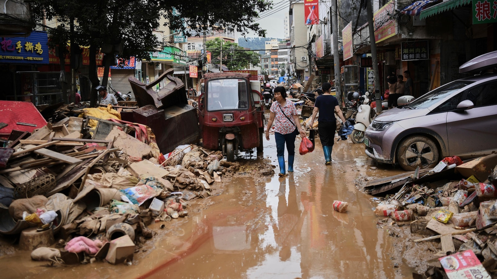 China tackles chikungunya virus outbreak as thousands fall ill