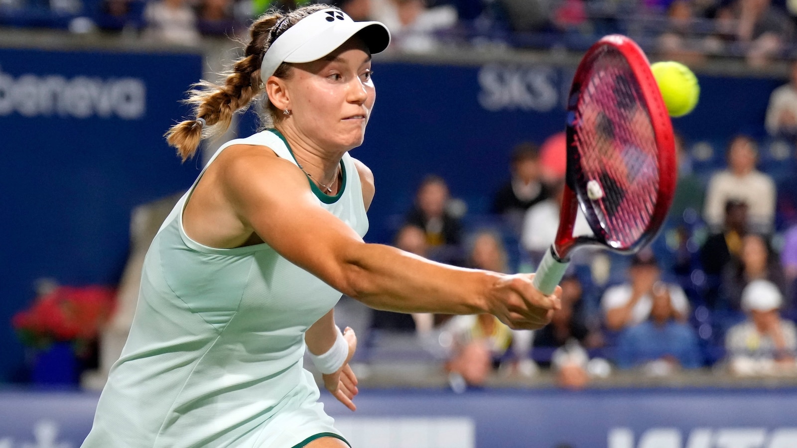 Rybakina Rallies Past Gauff, Sets Up Swiatek Showdown in Toronto