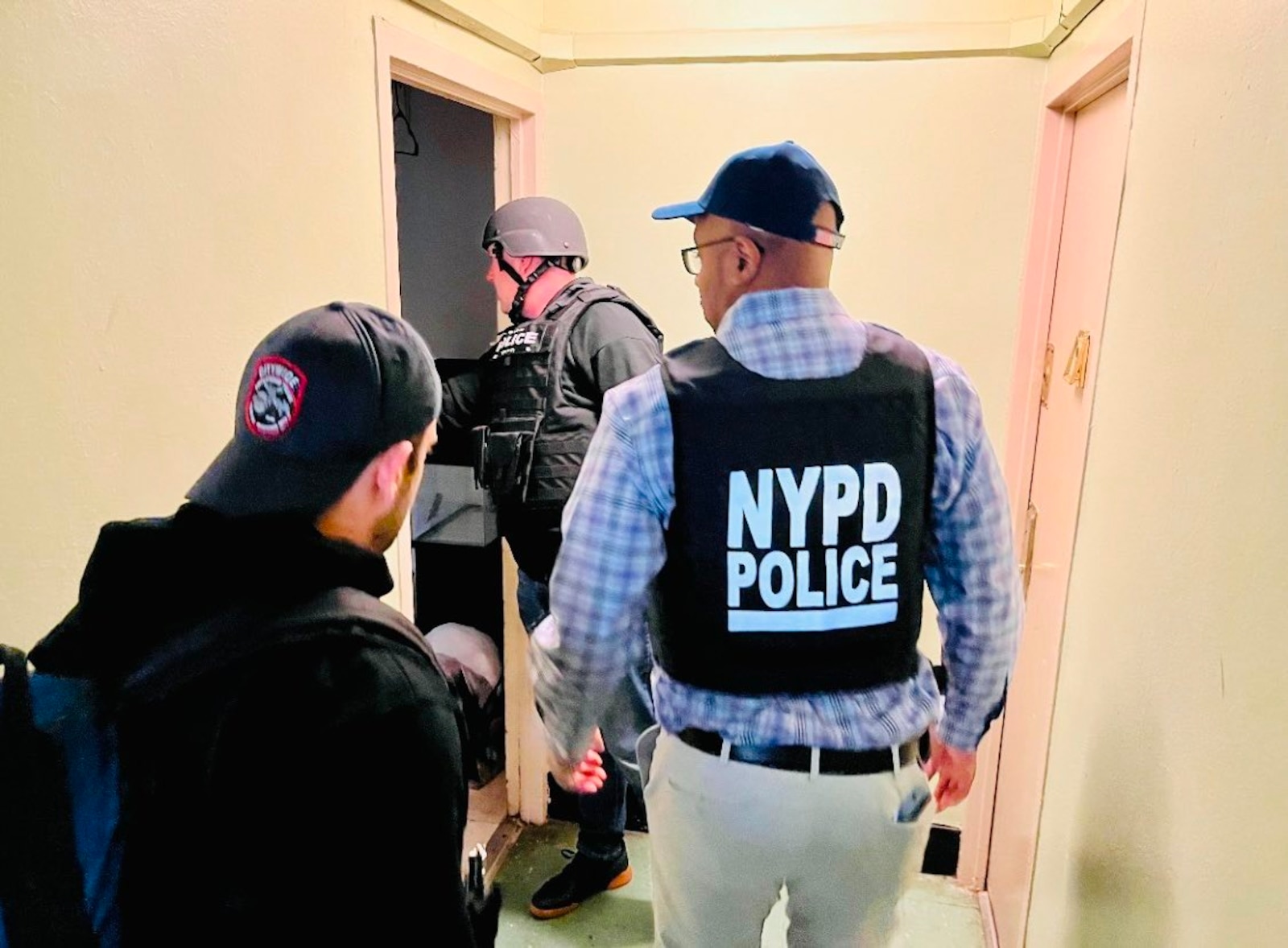 NextImg:Migrants allegedly snatched phones from 62 women in NYC crime spree: Police