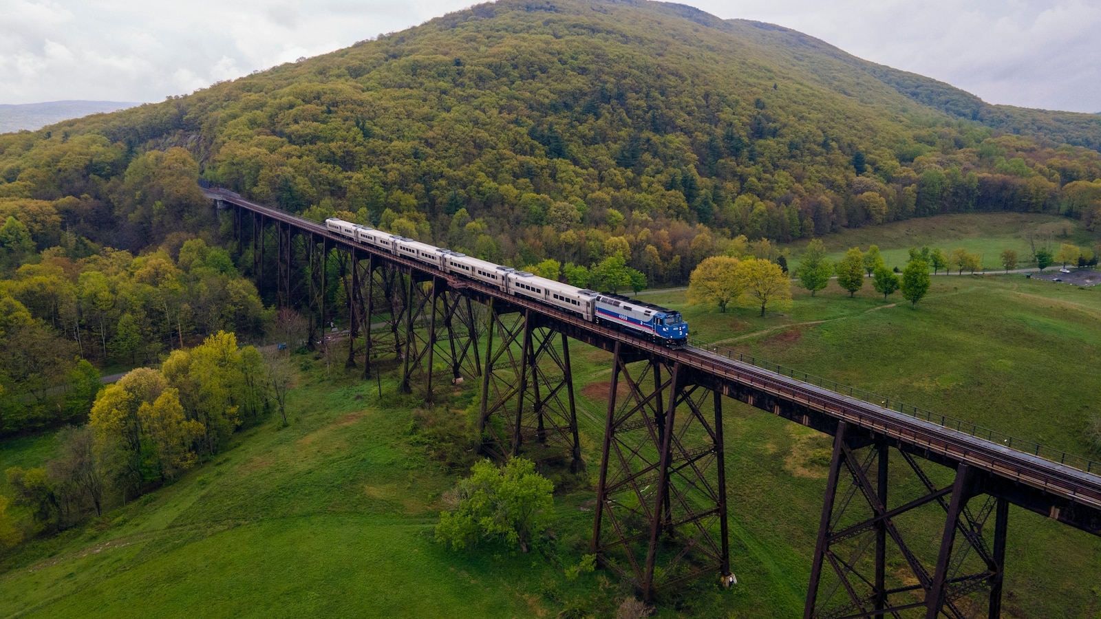 Federal government to markedly increase number of inspectors trained to spot rail bridge concerns
