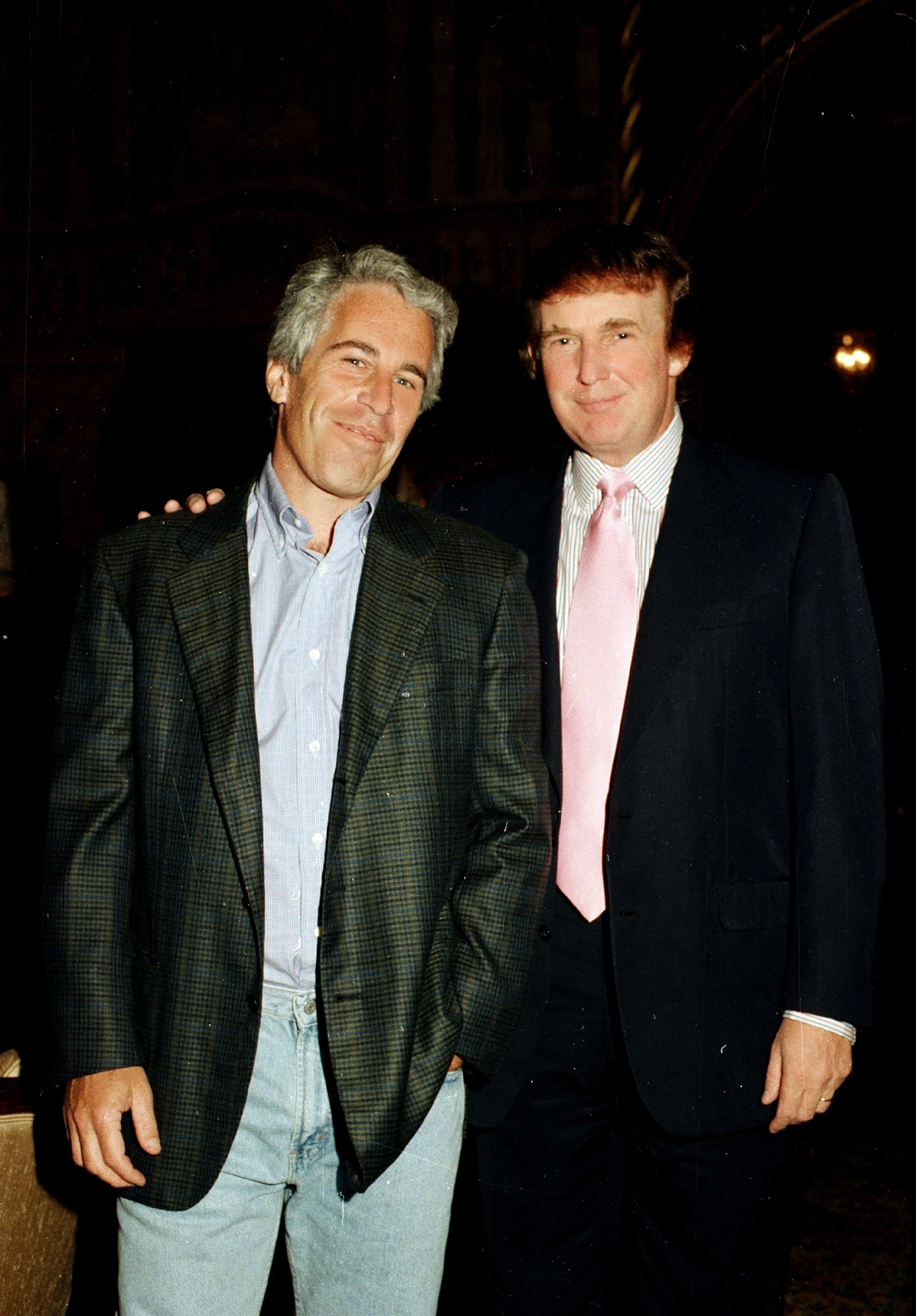 https://i.abcnewsfe.com/a/de23e189-a5df-4c15-8048-57d741249af6/epstein-trump-01-gty-jef-250731_1753968391653_hpMain.jpg?utm_source=chatgpt.com
