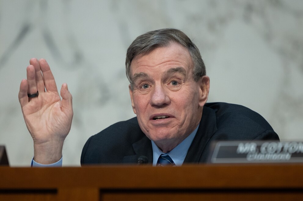 PHOTO: Senate Intel Hearing