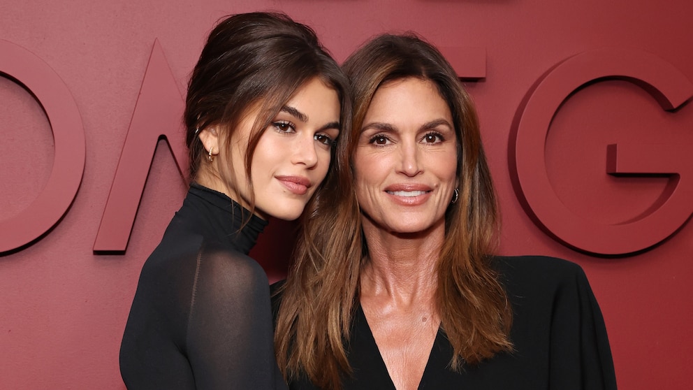 Cindy Crawford and Kaia Gerber share stylish motherdaughter moment in