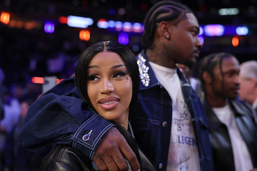 Cardi B 4th child, her 1st with Stefon Diggs Good Morning