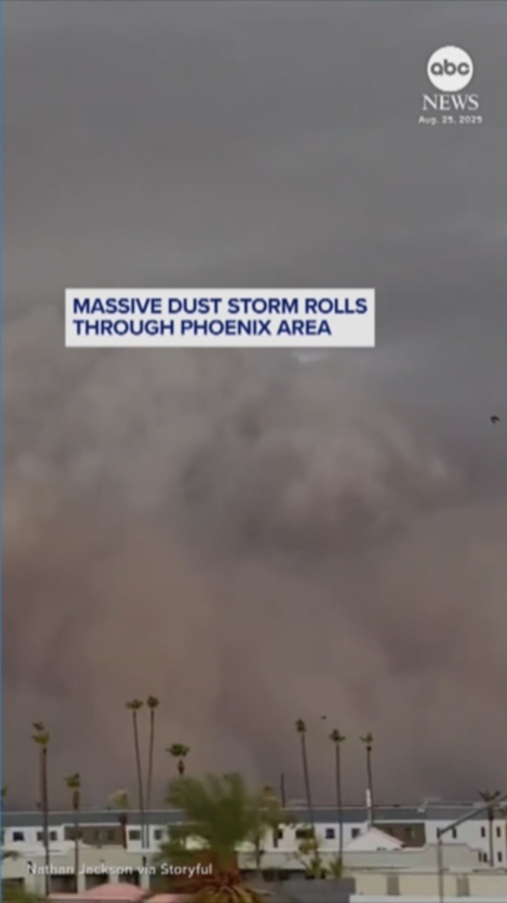 NextImg:Video Massive dust storm rolls through Phoenix area