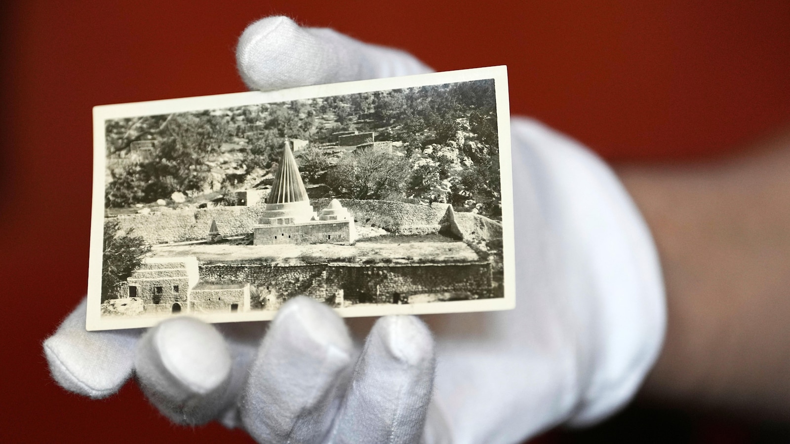 Iraq's Yazidis rediscover lost history through photos found in museum archive