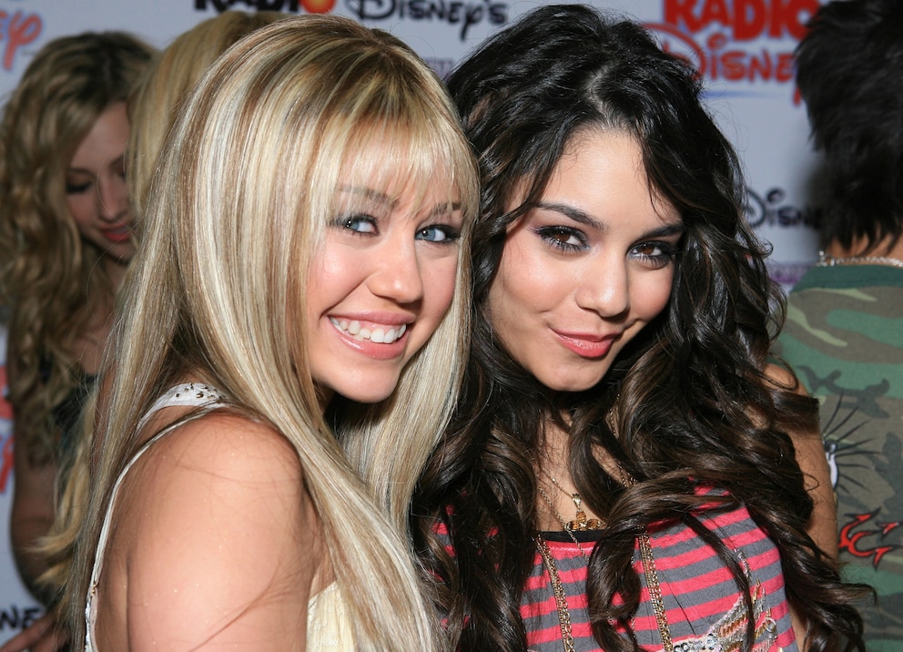 PHOTO: Miley Cyrus and Vanessa Anne Hudgens at the Anaheim Pond in Anaheim, California