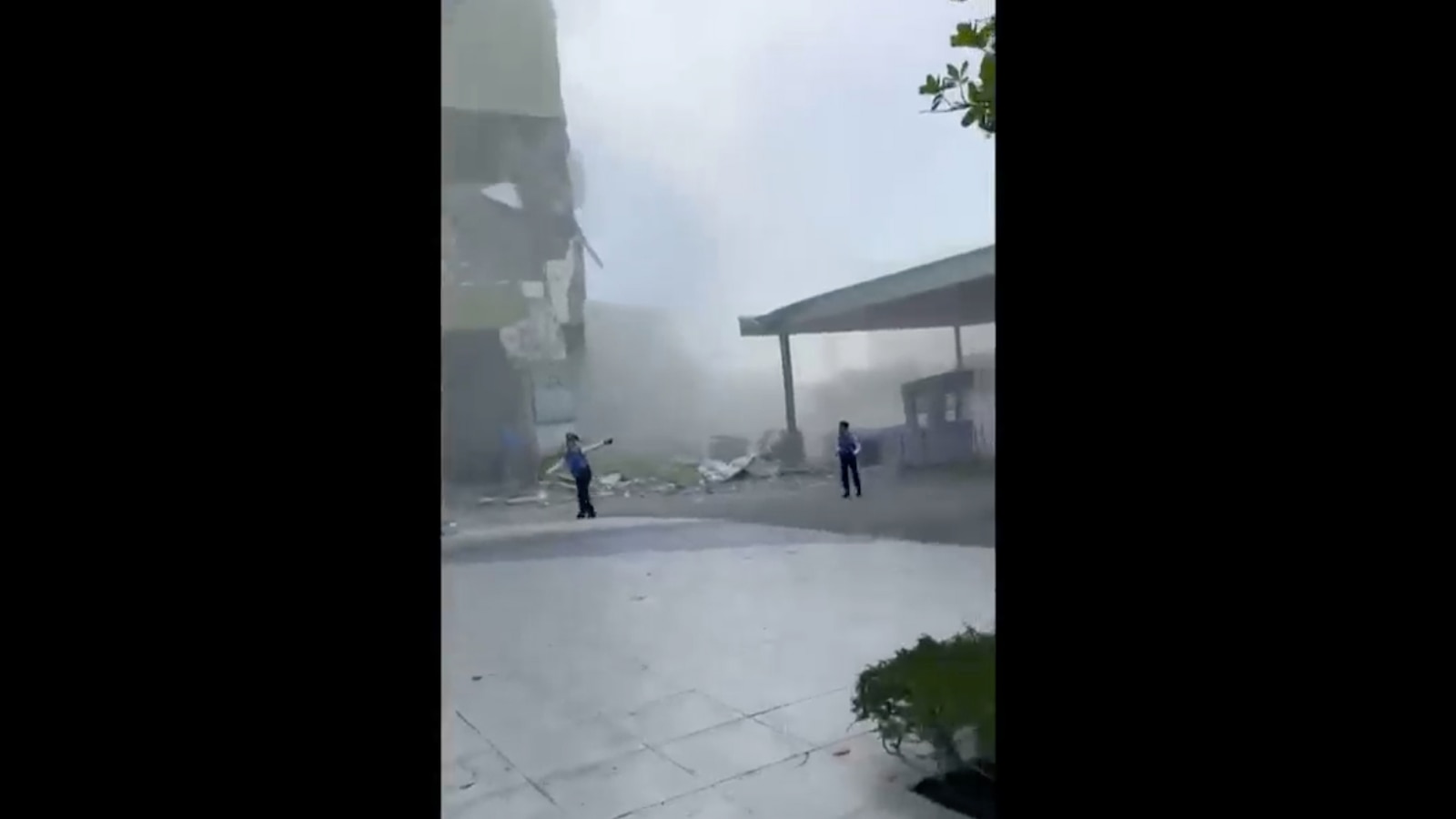 A 7.8 magnitude earthquake in the southern Philippines causes 4 deaths, damage and a tsunami