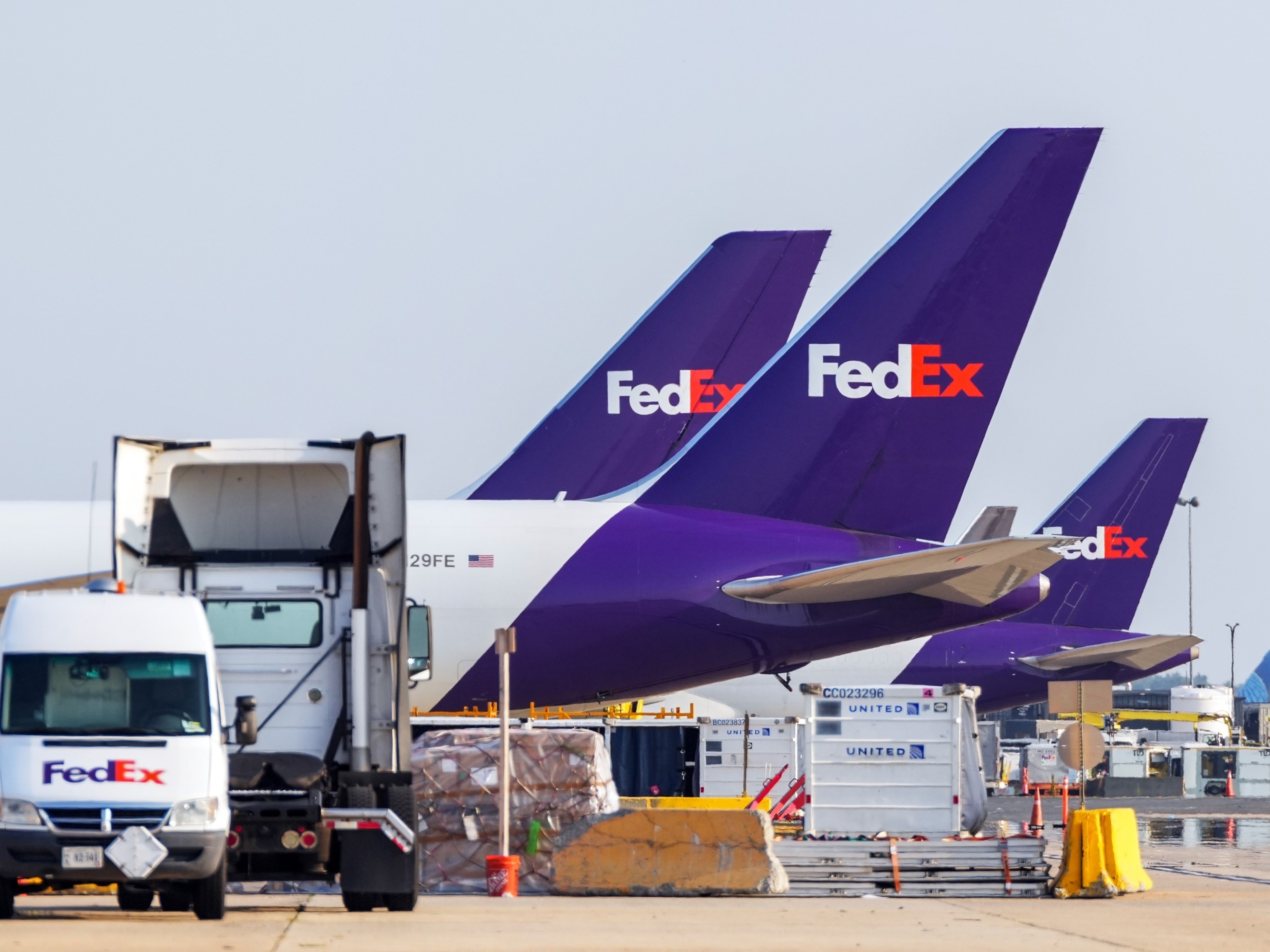 PHOTO: Washington Dulles International Airport - FedEx