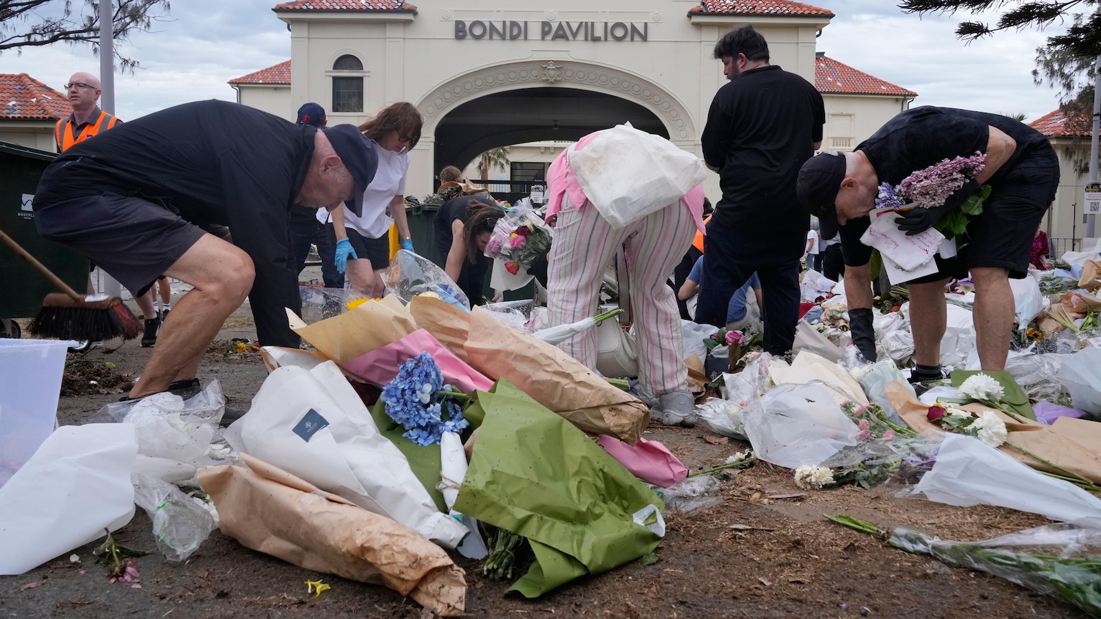 Австралийският парламент приема закони срещу речта на омразата и обсъжда законопроекта срещу речта на омразата след нападението в Сидни