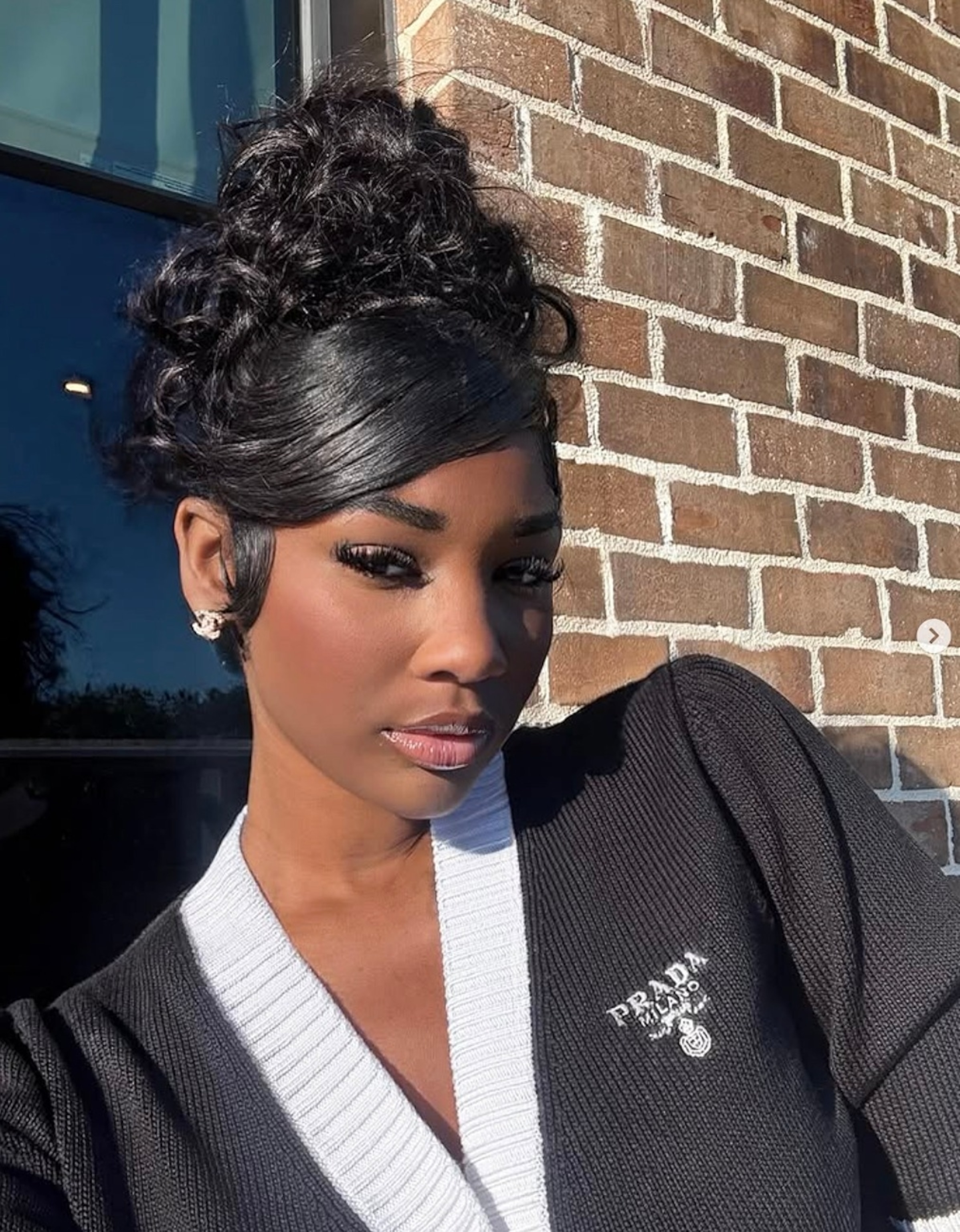 Ashly Robinson, an influencer who goes by the name Ashlee Jenae, is pictured in a social media post. @ashleejenae