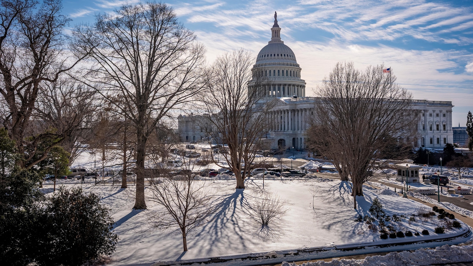 Judge refuses to release man charged with planting pipe bombs on eve of Capitol riot Judge refuses to release man charged with planting pipe bombs on eve of Capitol riot