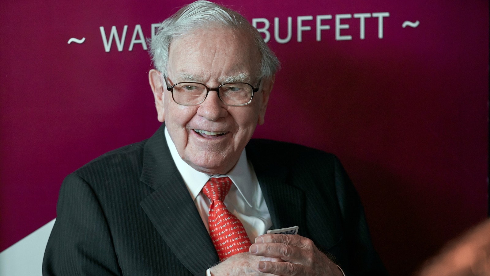 Warren Buffett shocks shareholders, says he will retire at the end of the year