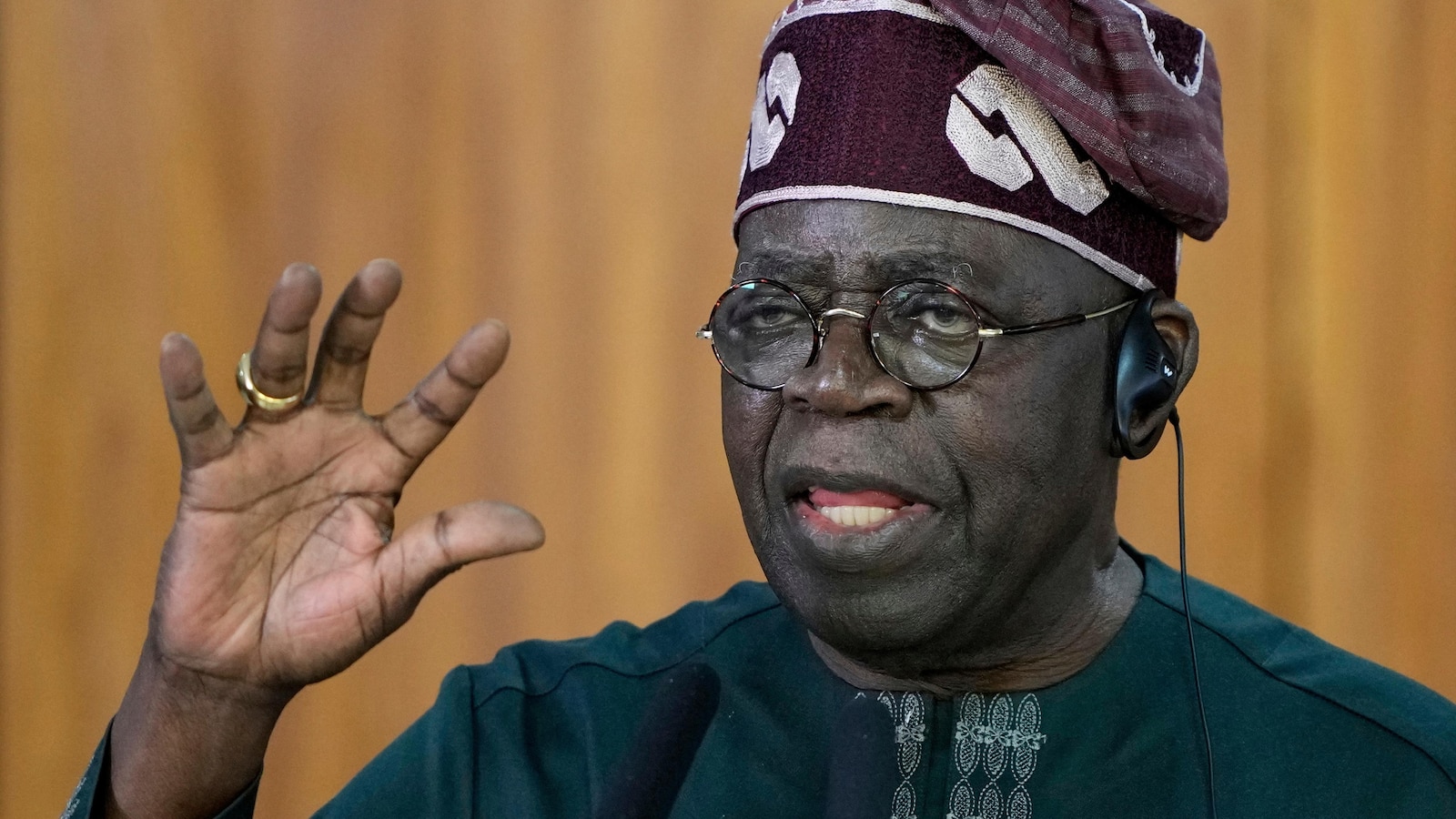 Нигерийските военни казват че няколко от техните офицери ще бъдат