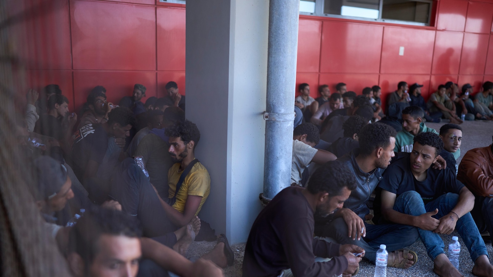 Гръцките власти казват че двама мъже които са били открити