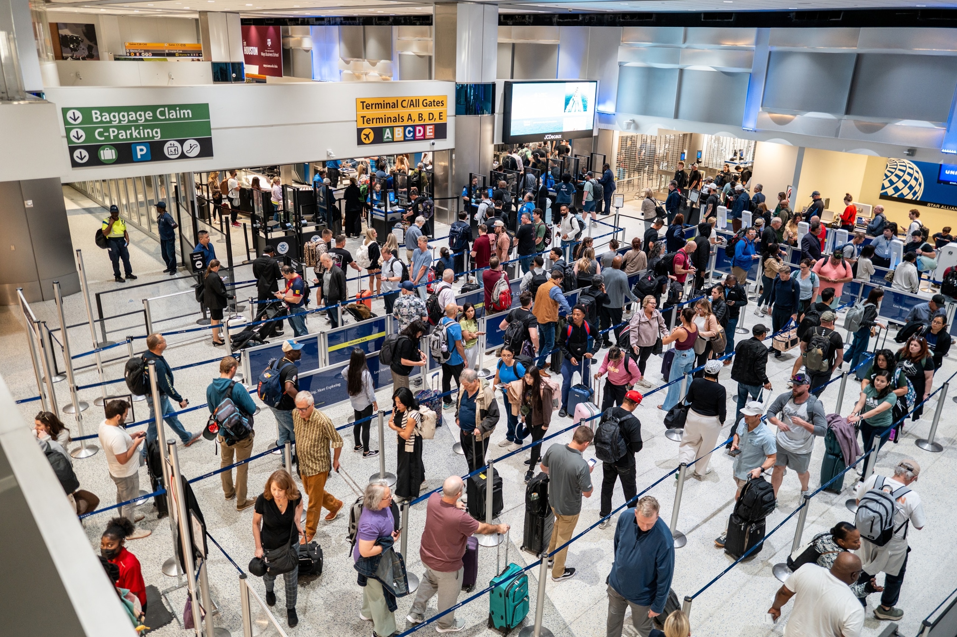 PHOTO: FAA Targets 40 "High-Volume" US Airports For Flight Cuts Amid Government Shutdown