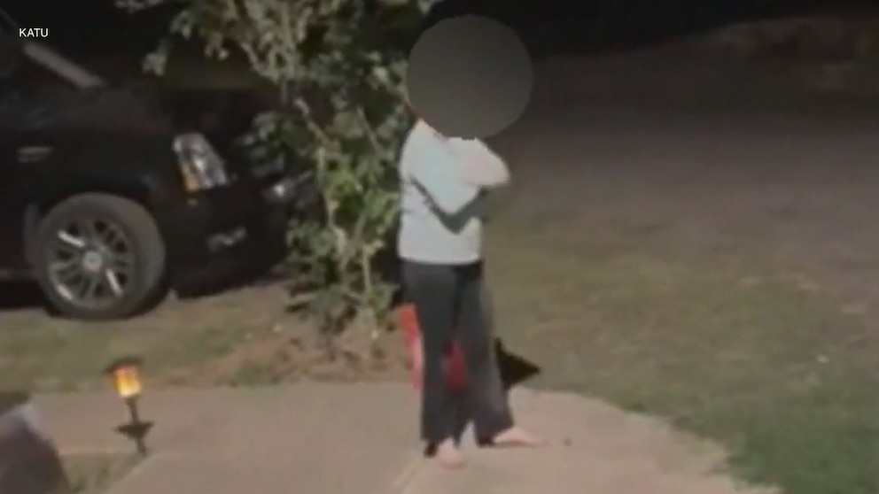 Video Woman escapes kidnapping by jumping from moving car - ABC News