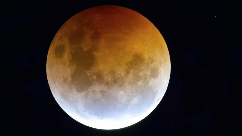 Video Lunar eclipse takes place across North America - ABC News