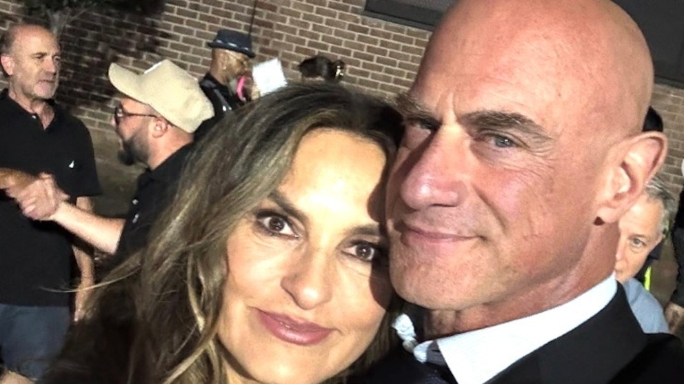 Christopher Meloni, Mariska Hargitay reunite on 'Law & Order: SVU' set