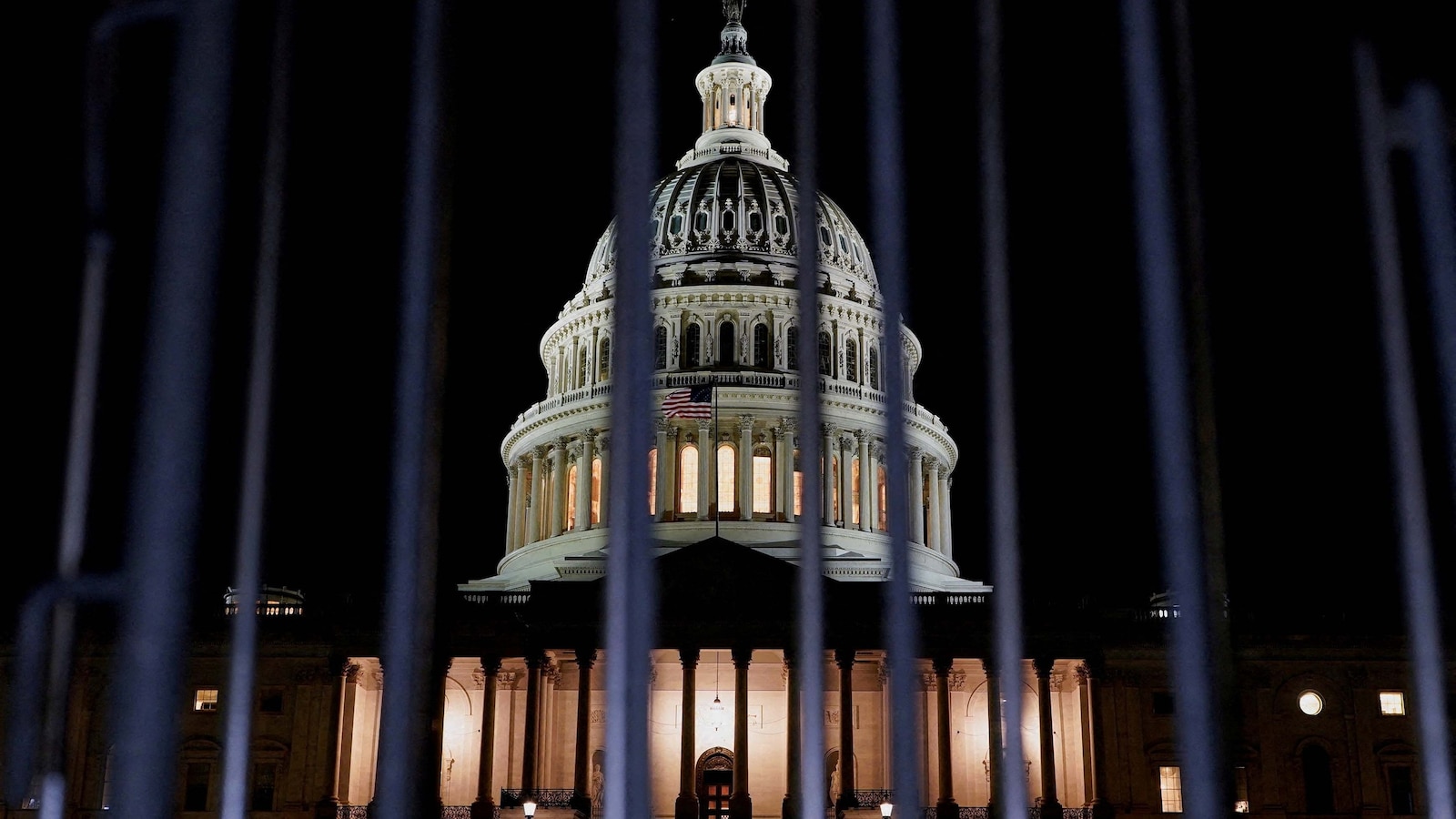Fed workers say they're stressed, financially stretched by government shutdown