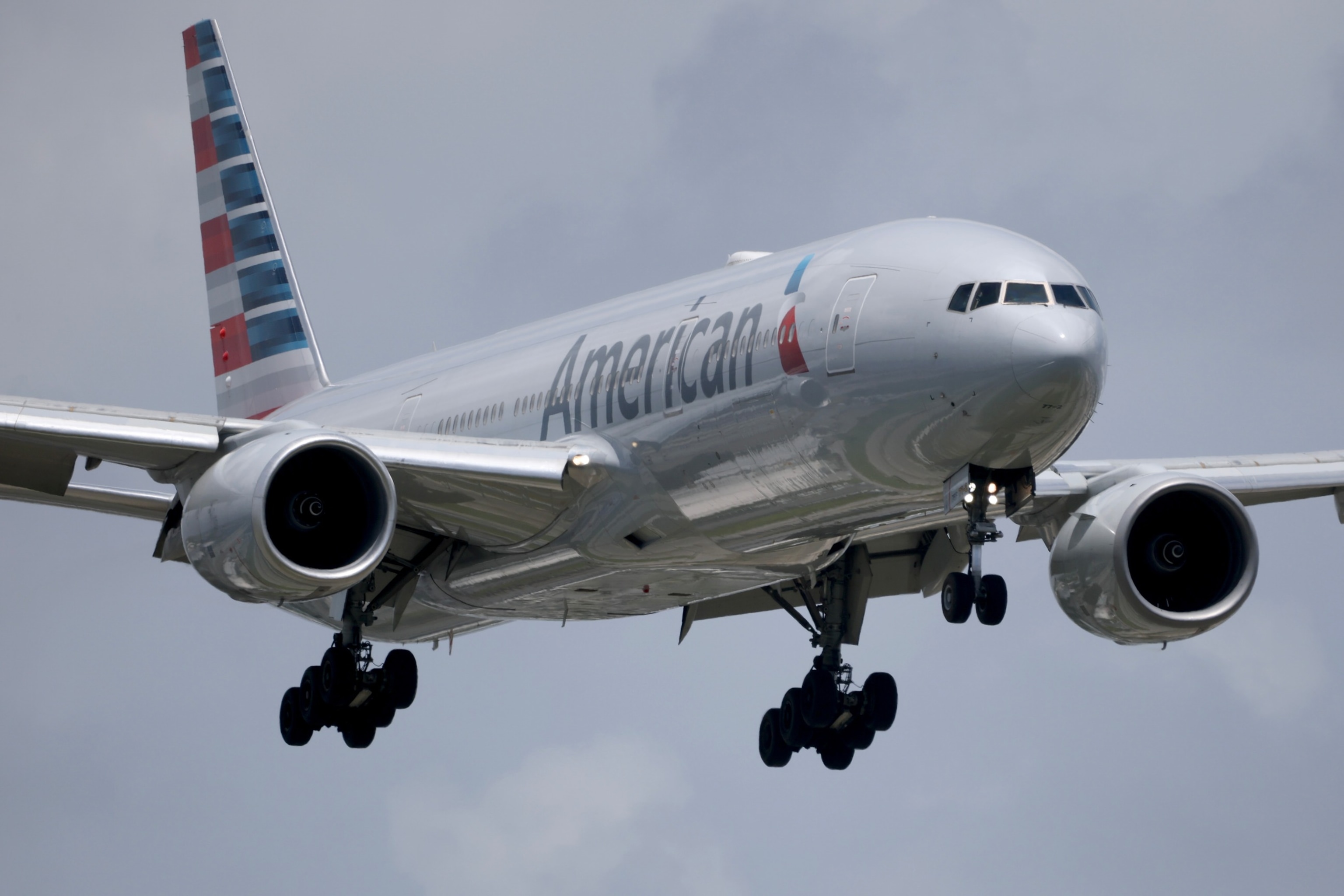 PHOTO: American Airlines Lowers Yearly Outlook After Q3 Earnings Reveal