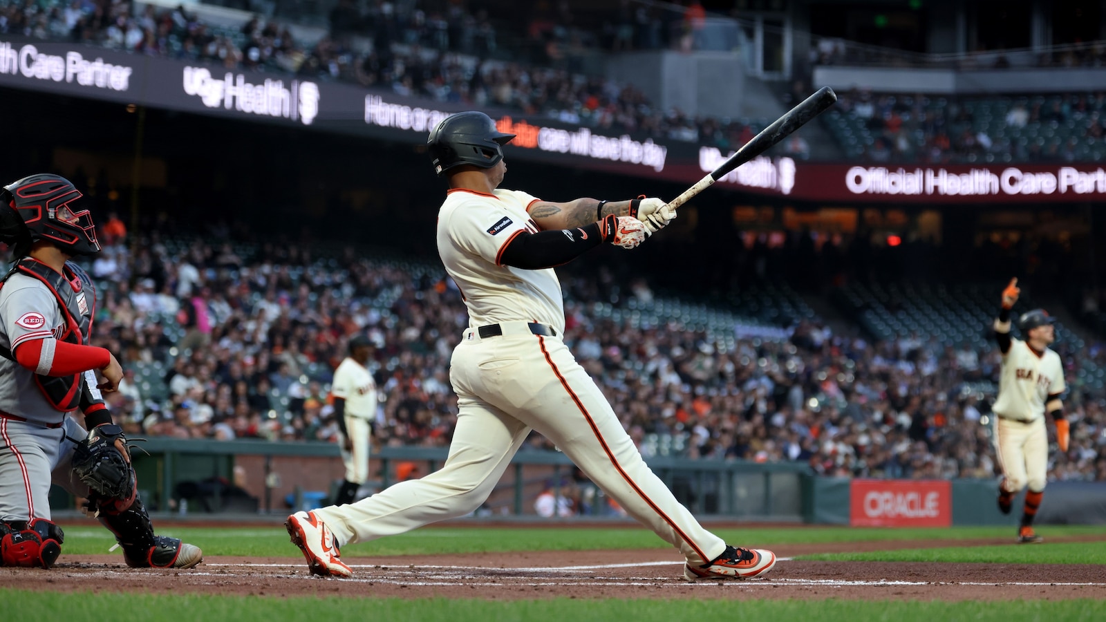 Devers' Homer Ends Giants' Skid in 5-0 Shutout of Reds