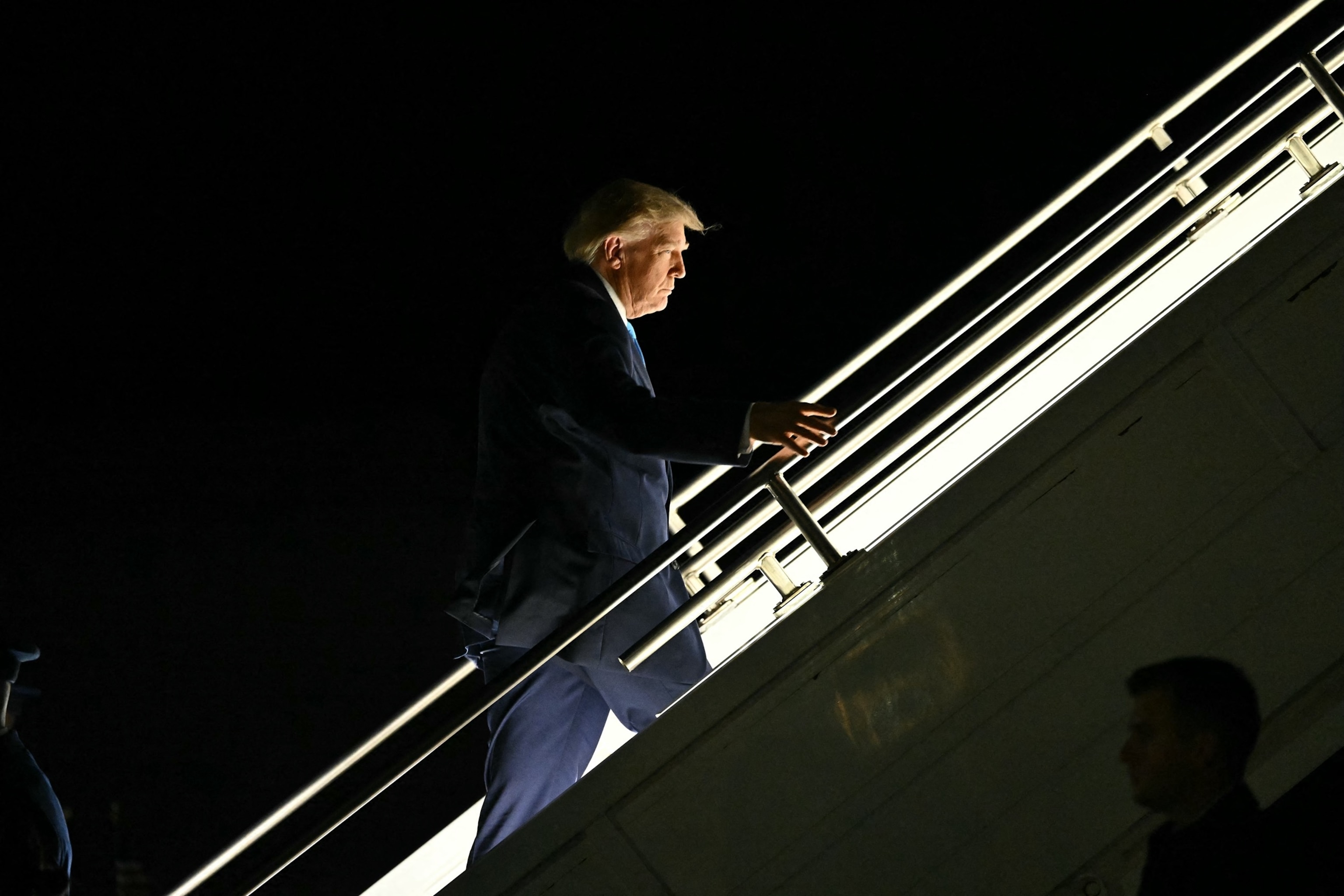 Trump sugere que o Irã poderia ‘eliminar’ Los Angeles e San Diego se desenvolver armas nucleares