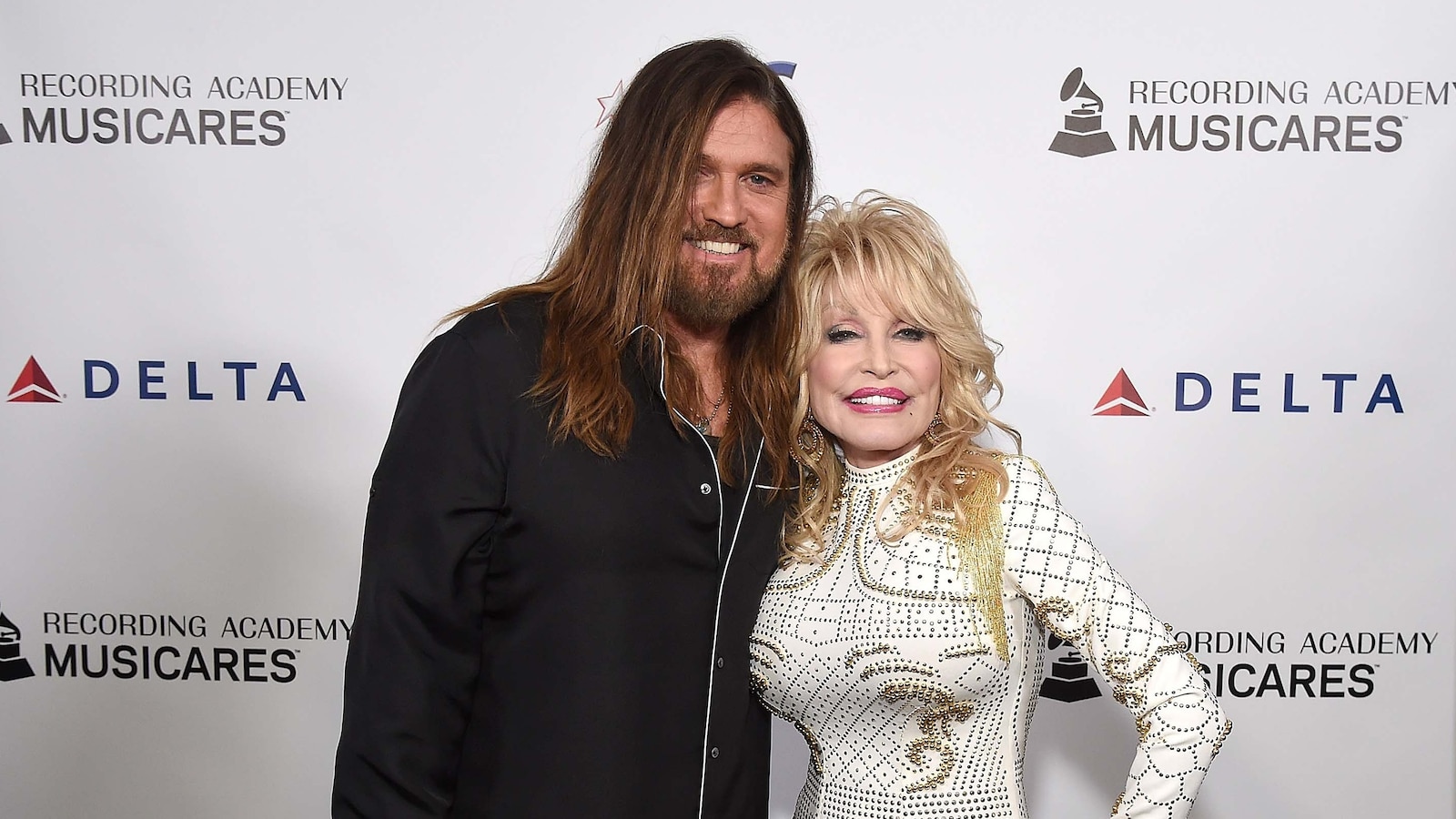 Billy Ray Cyrus marked Dolly Parton Day by revealing on Instagram a letter the country music icon wrote him in 1992, shortly after the pair first met and just as his career was beginning to take off.