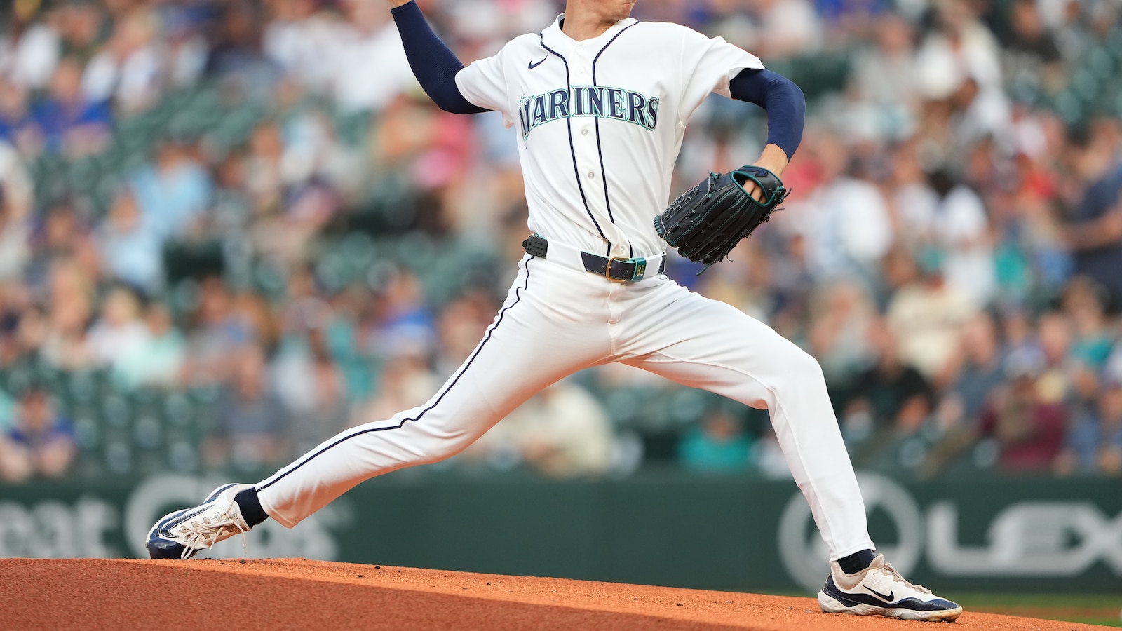 Raleigh Ties Record with Fourth Straight Homer, Kirby Fans 9 as Mariners Beat Phillies 4-1