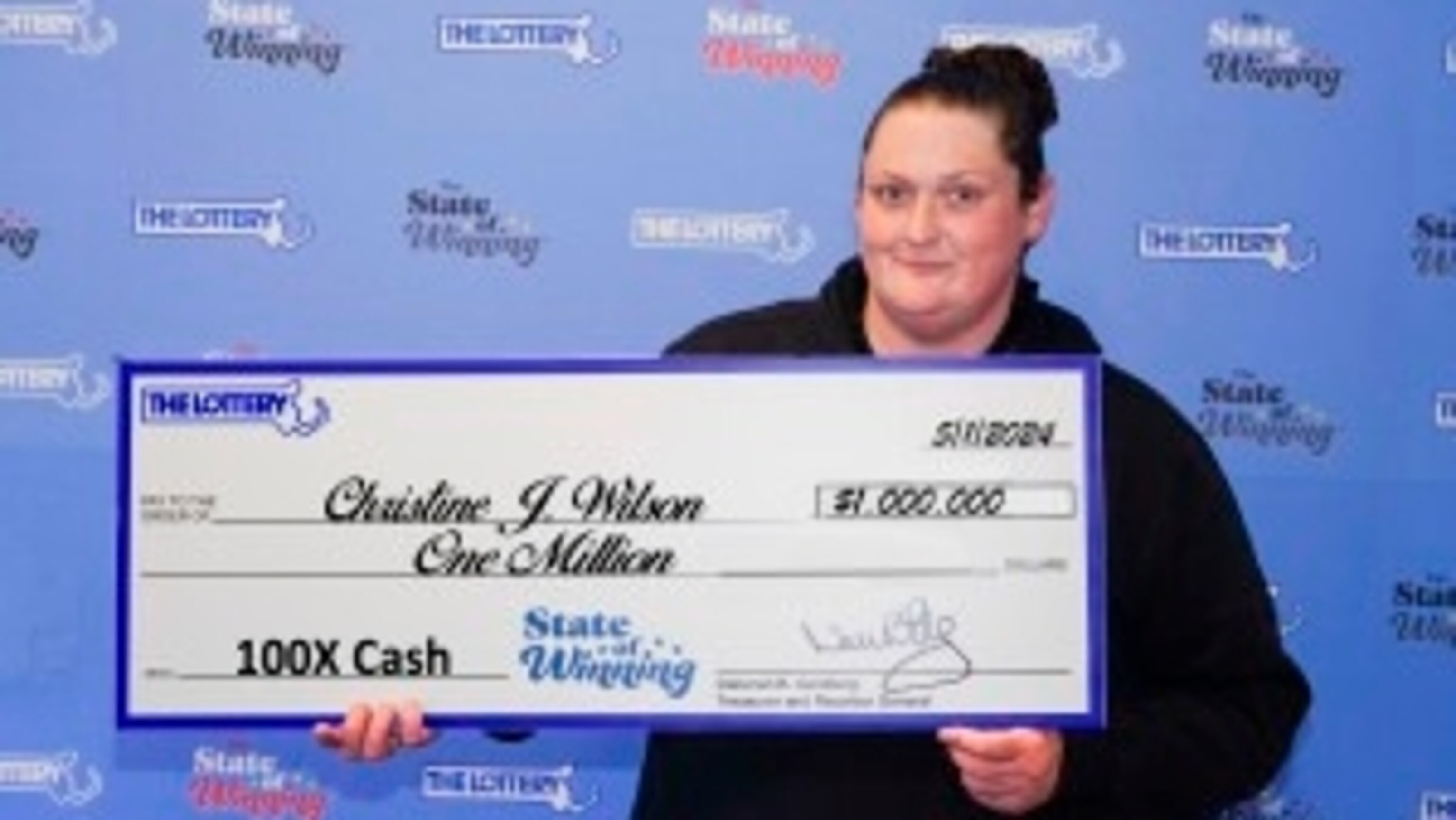 ウィンブルドン2001年　コールポート　フィギュリン　Winning Lady Woman wins $1 million lottery prize for 2nd time in 10 weeks - ABC