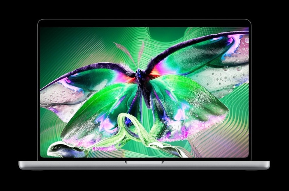 PHOTO: Apple unveils groundbreaking MacBook Pro with PROLED XDR Display and Touch for the first time on Mac