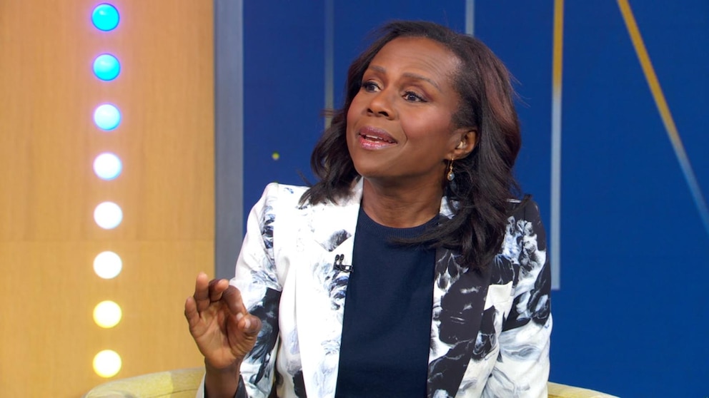 Video ABC News' Deborah Roberts authors new book on sisterhood - ABC News