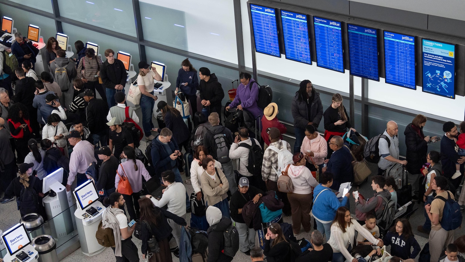 ICE officers will begin assisting TSA as shutdown frustrates travelers and screeners