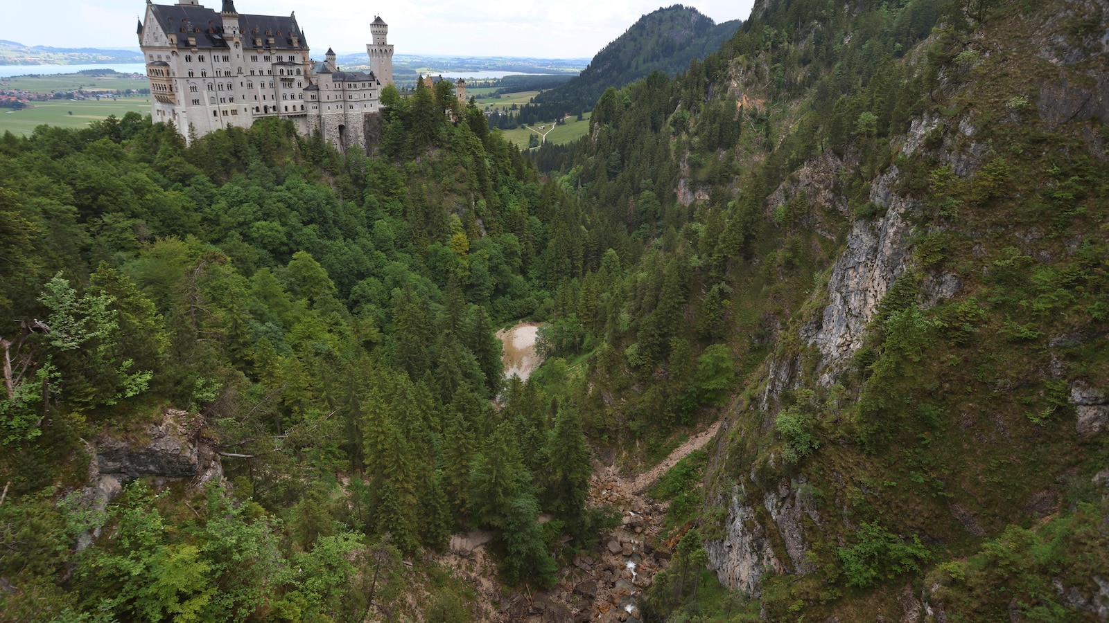  US man convicted of murder and rape, given life sentence for attack on 2 American women in Germany