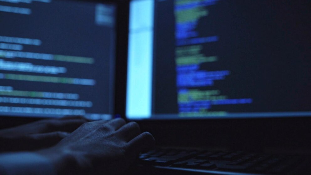 Video ABC News Live: Experts warn AI poses a risk of extinction