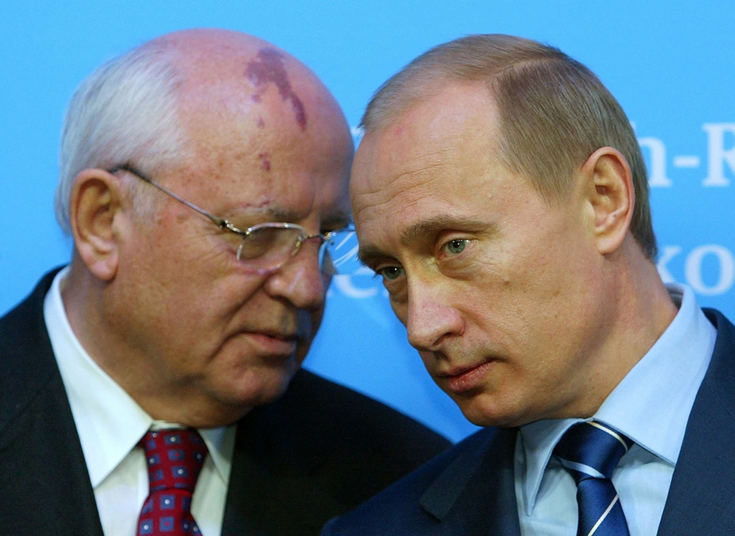 PHOTO: Former President of the Soviet Union Mikhail Gorbachev talks with Russian President Vladimir Putin in Schleswig, Germany Dec. 21, 2004.