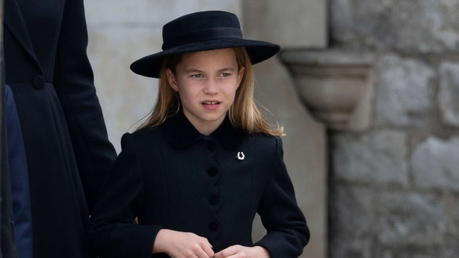Princess Charlotte wears symbolic horseshoe brooch to ...