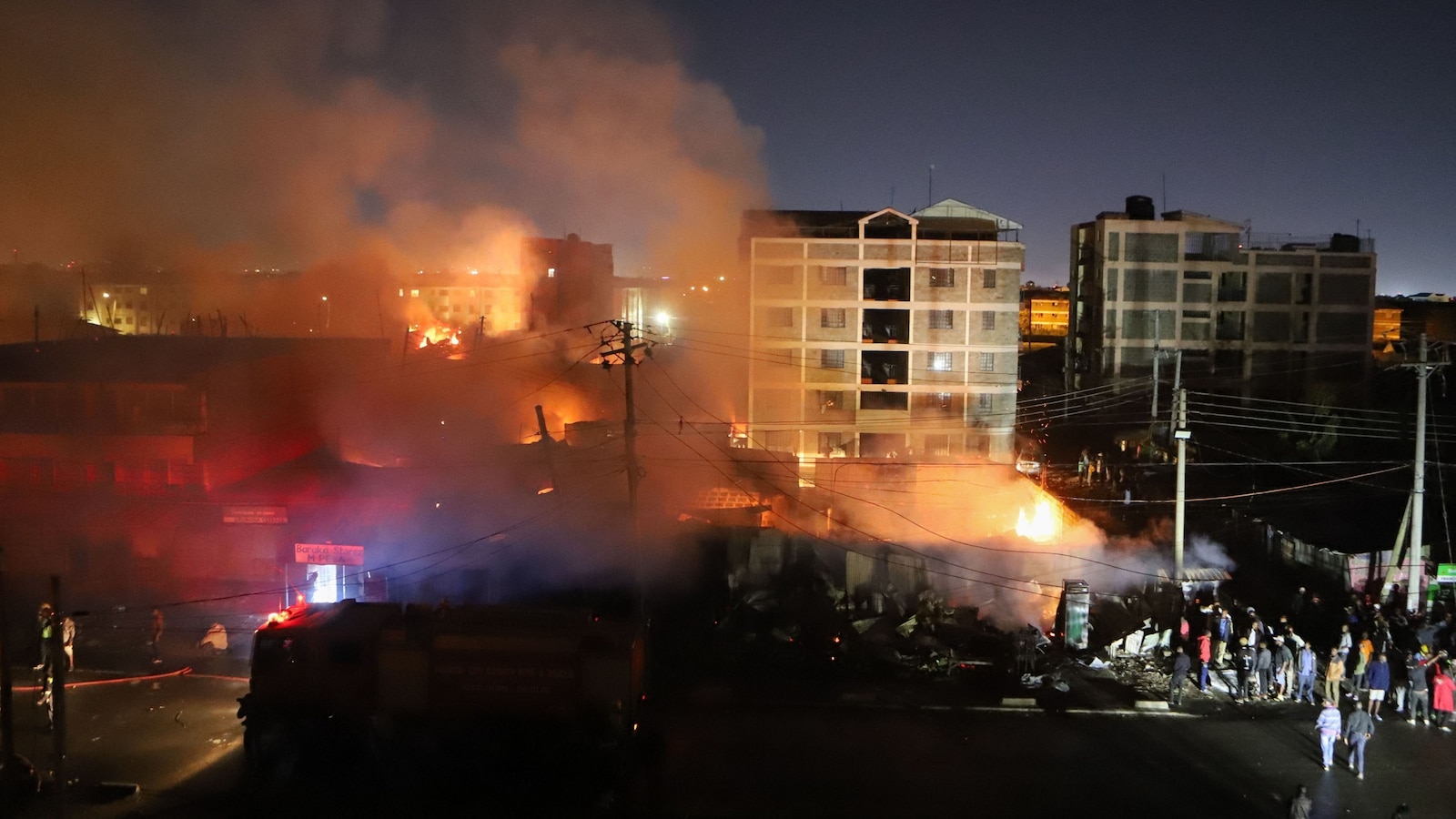 Gas explosion sparks massive fire in Nairobi killing 3 and injuring 298 ABC News Gas explosion sparks massive fire in Nairobi killing 3 and injuring 298 ABC News