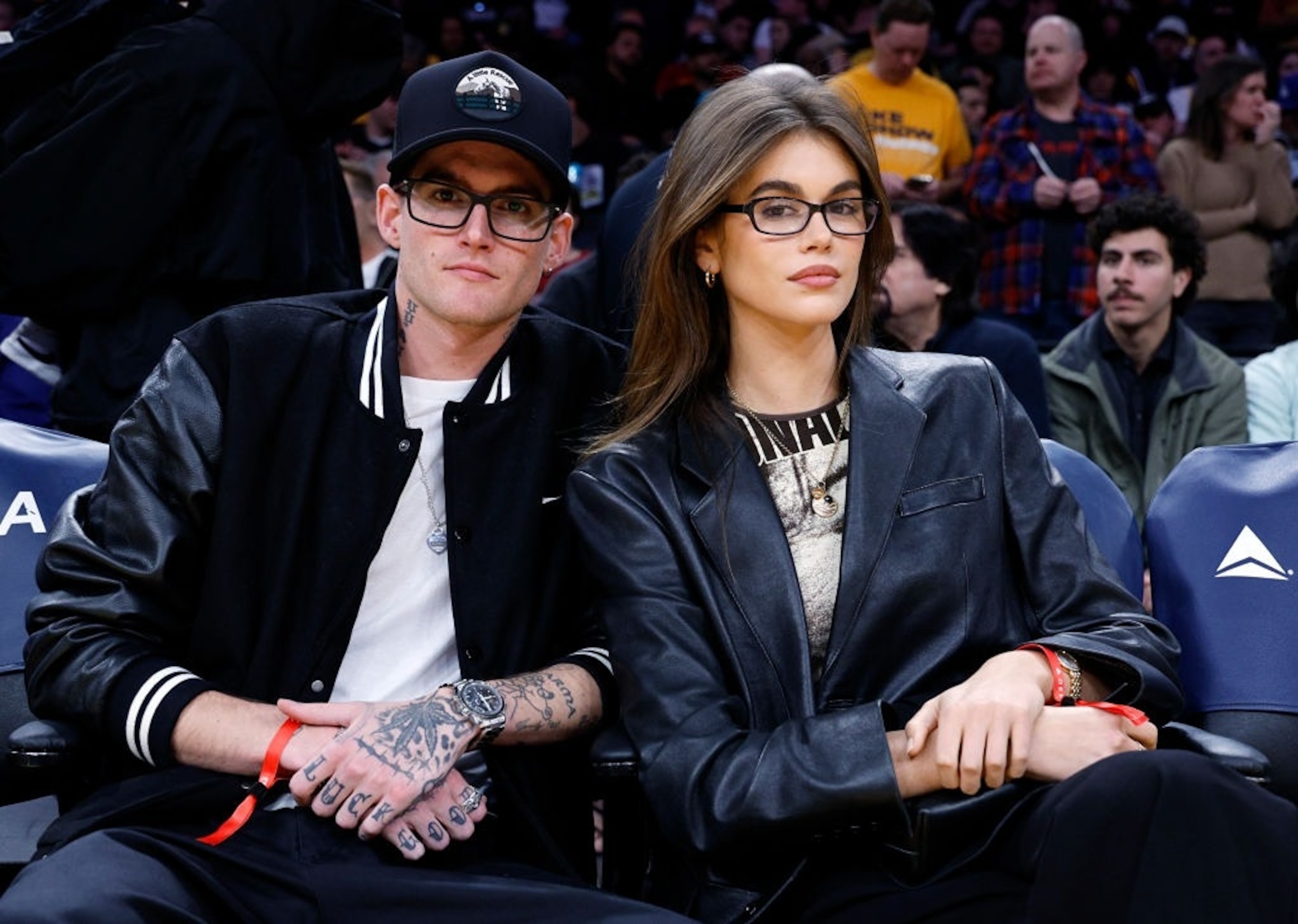 PHOTO: Celebrities At The Los Angeles Lakers Game