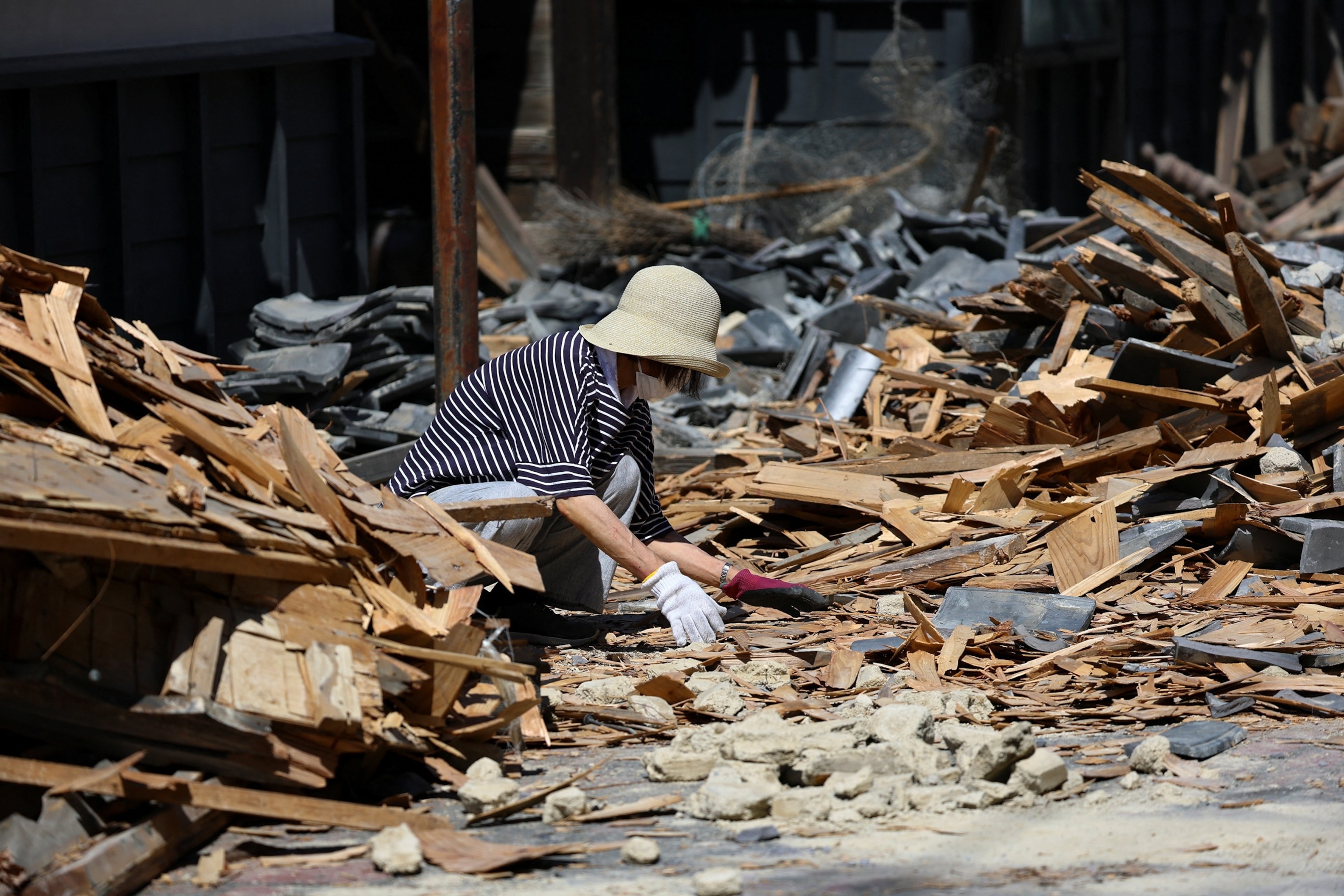 PHOTO: Aftermath of earthquake in Yatsushiro