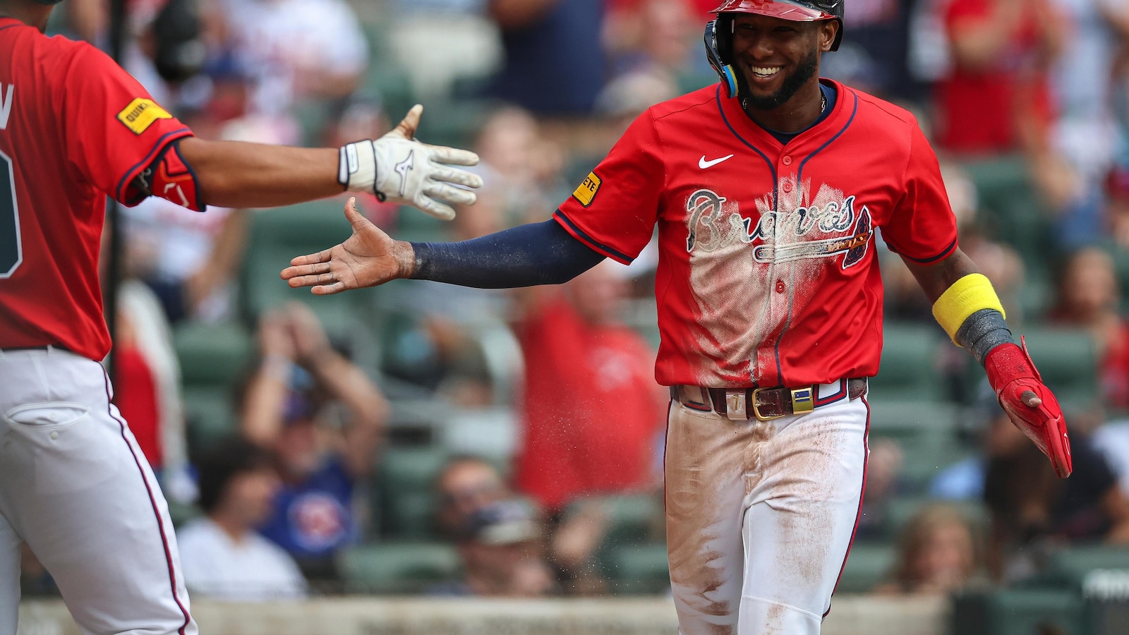 Braves Defeat Yankees 7-3 Behind Acuña Defensive Standout, Albies Power