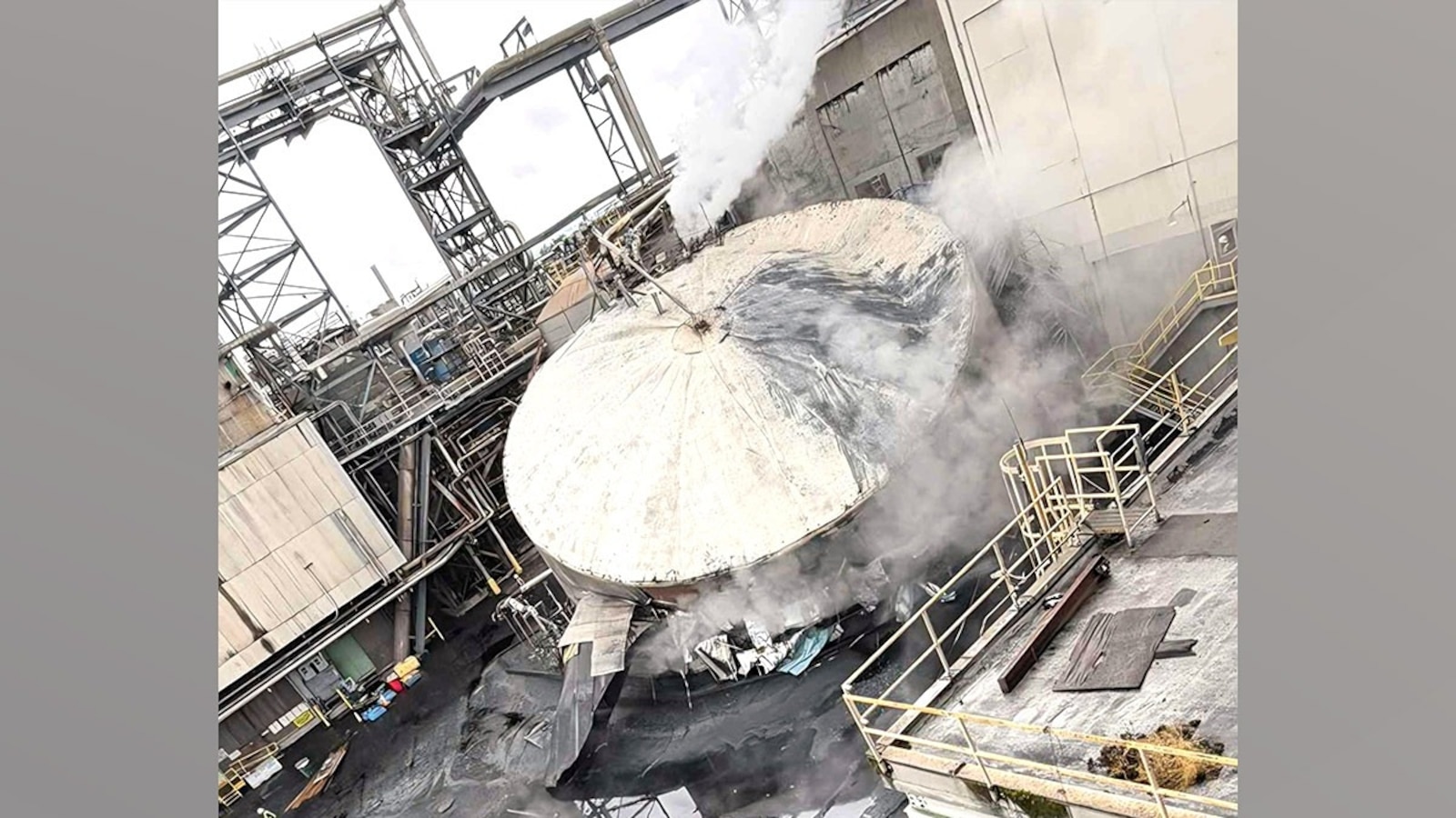 Fatalities confirmed after chemical tank ruptures at pulp and paper mill in Washington state