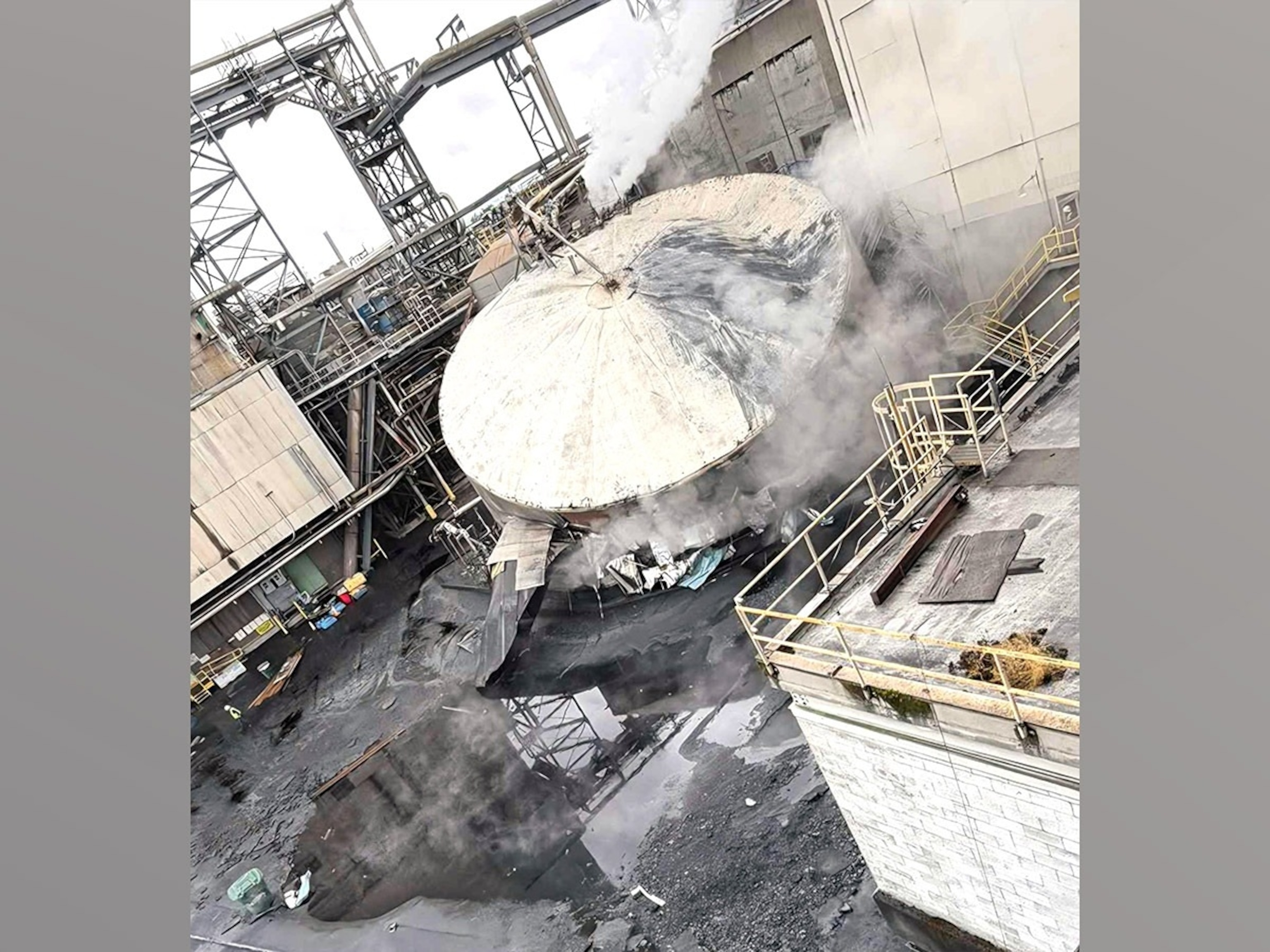 Confirmadas las fatalidades después de que un tanque químico se rompe en una fábrica de pulpa y papel en el estado de Washington