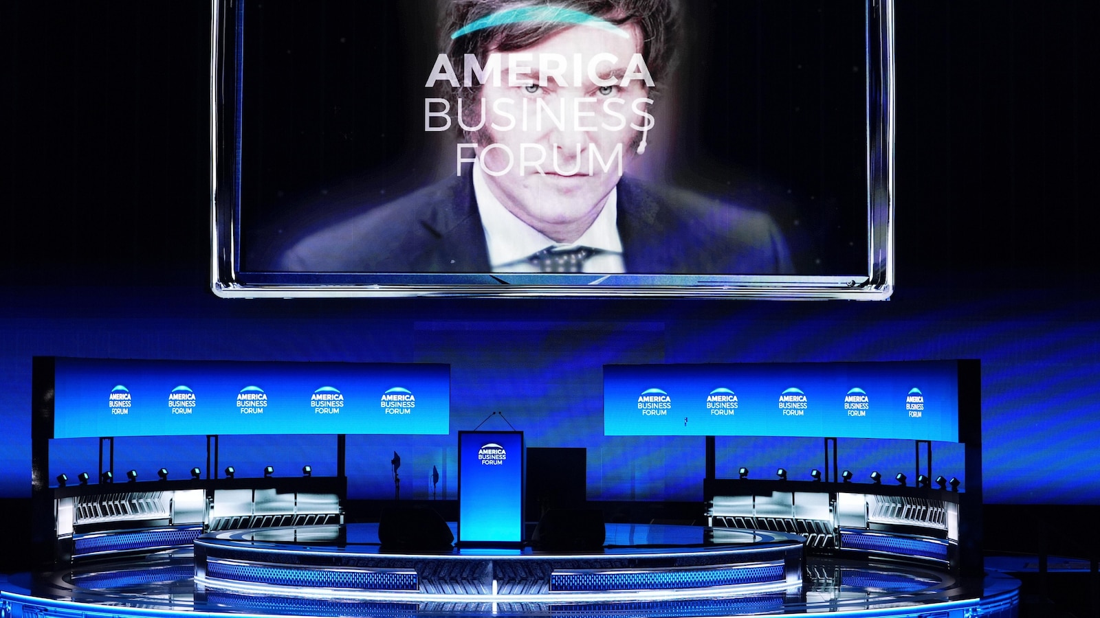 U S Министърът на финансите Скот Бесент казва че Аржентина