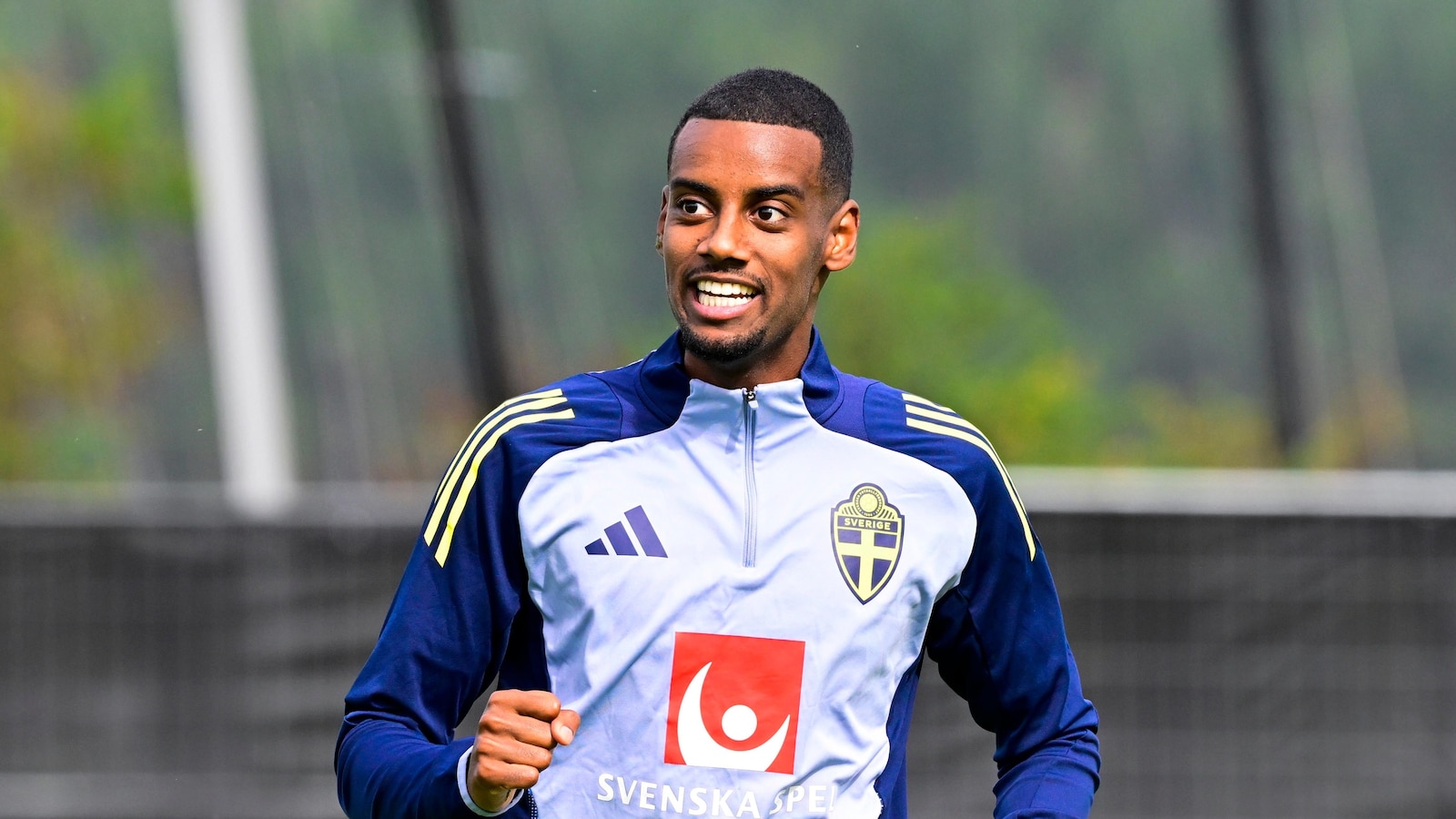 Liverpool to slowly integrate Isak into team after record move from Newcastle