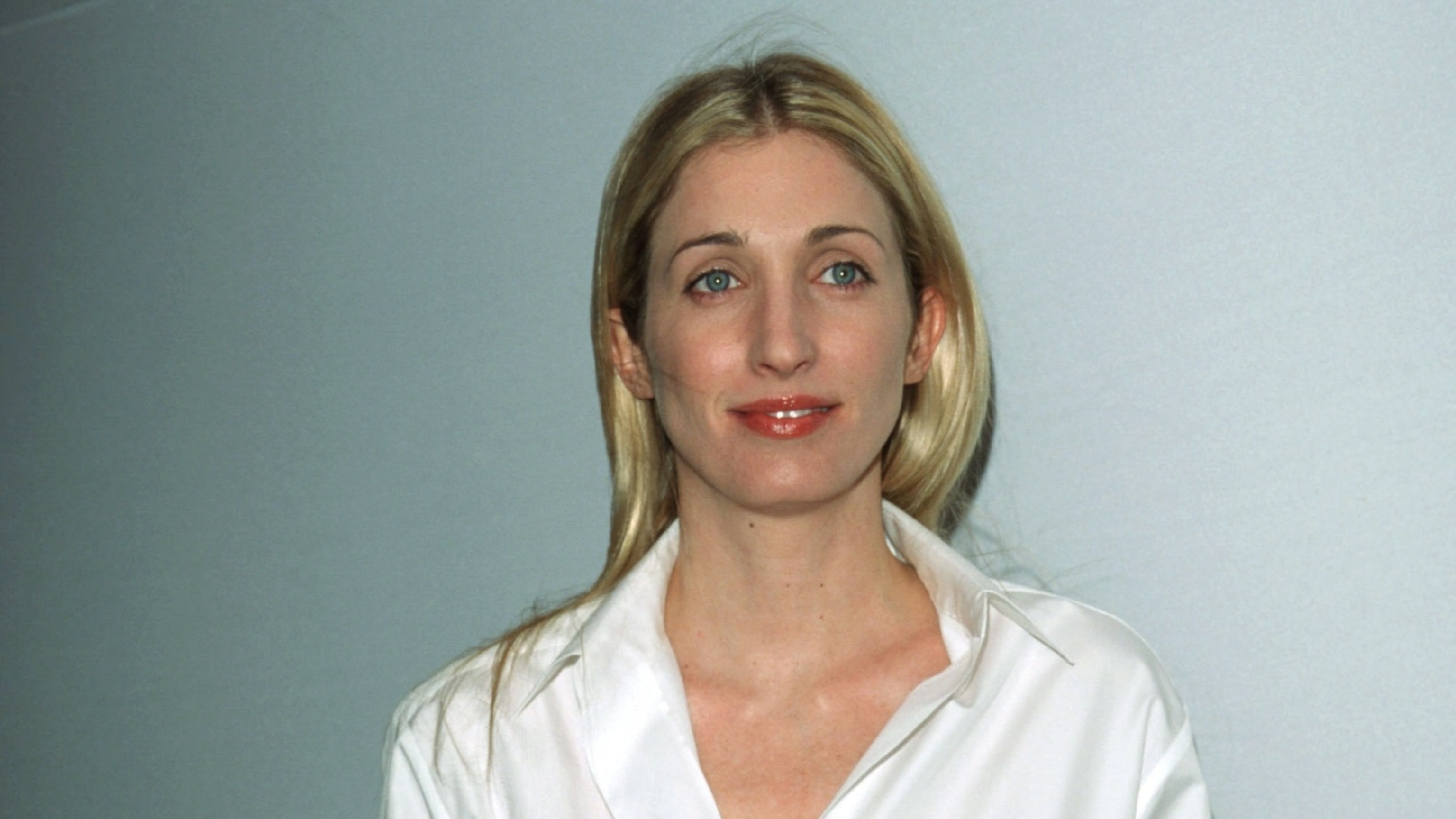 Carolyn Bessette-Kennedy book pays tribute to her 'warmth' 25 years after death - Vimarsana News