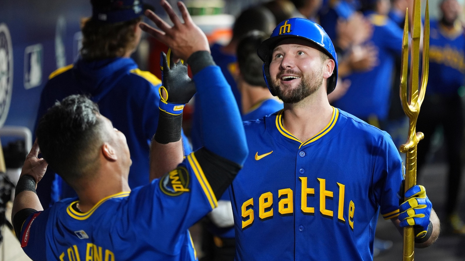 Mariners' Cal Raleigh Hits 43rd Home Run, Powers Win Over Rays
