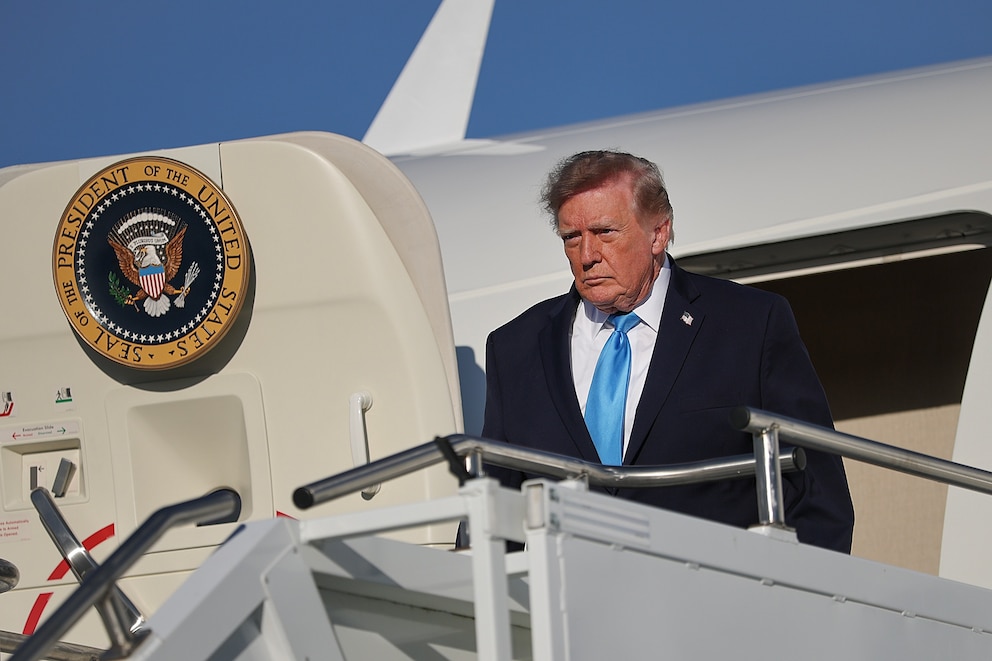 PHOTO: ***BESTPIX*** President Trump Departs Washington For Nebraska