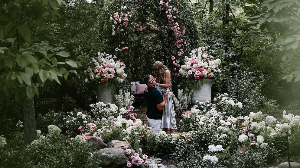 After Taylor Swift and Travis Kelce’s announcement, Patrick Mahomes has prepared a wedding gift that has the internet going crazy! – “he really did it!!!” .Qu – Media News 48